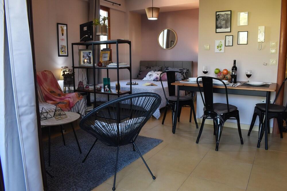Amalia'S Serendipity - City Lights & Mountain Vistas Kalamata Extérieur photo